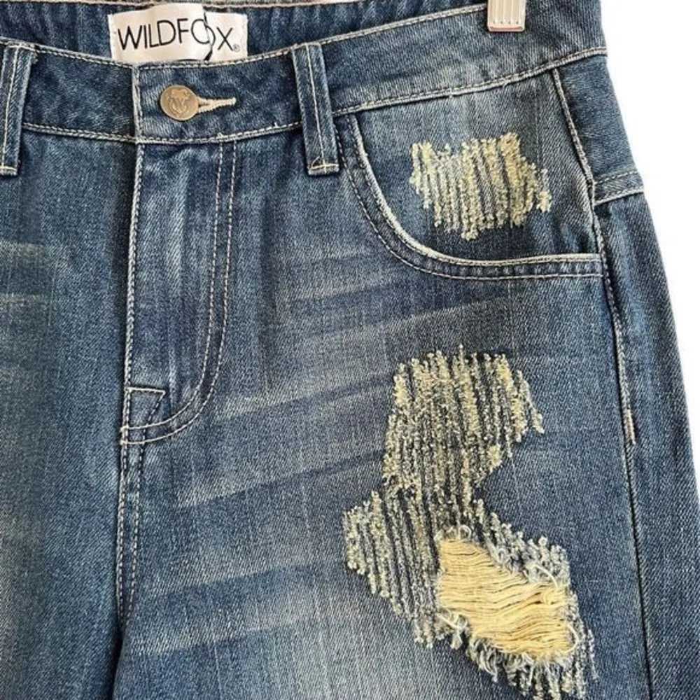 WILDFOX Baggy Crop Distressed Jeans Size 26